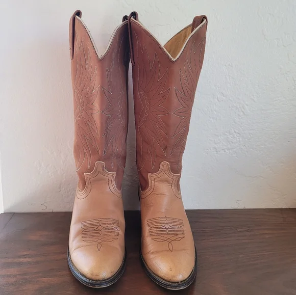 ACME Two-Tone Brown Tan Western Heeled Boots - Picture 2 of 8